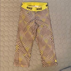nike cropped dri-fit leggings